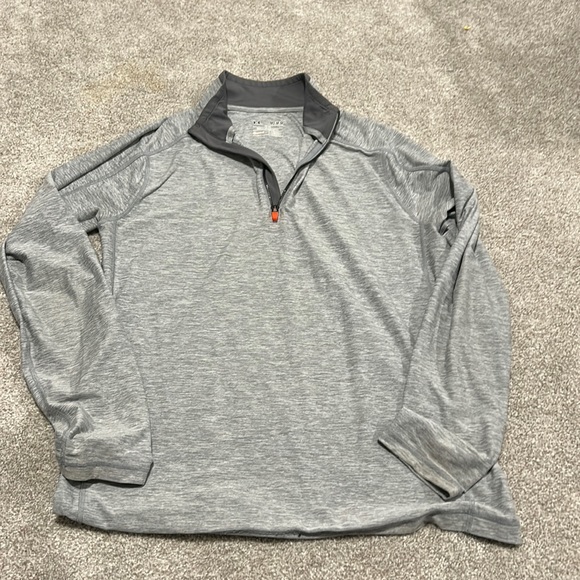 Men’s Under Armour Long Sleeve Zip Up Workout Shirt - Picture 1 of 3